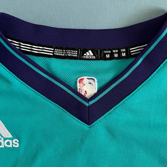 Charlotte Hornets Kemba Walker Adidas Teal NBA Youth Basketball Jersey - Picture 5 of 6